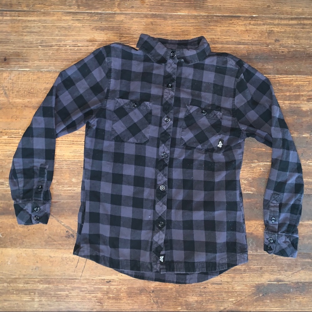 Saga plaid flannel button down